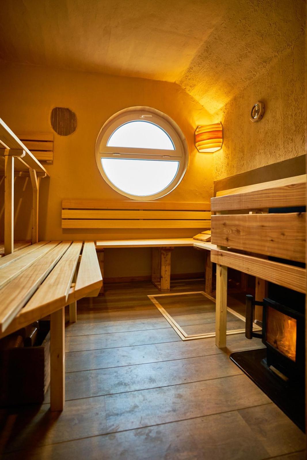 Hotel Olbernhau Mit Sauna - Kleines Landhotel Zur Ofenschenke 外观 照片