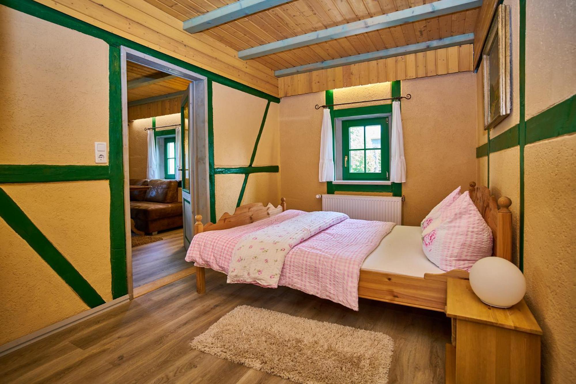 Hotel Olbernhau Mit Sauna - Kleines Landhotel Zur Ofenschenke 外观 照片